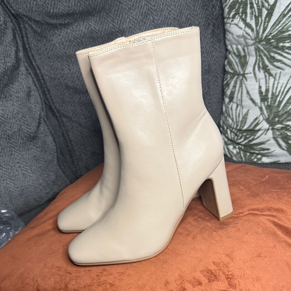 Chic Beige Heeled Boots